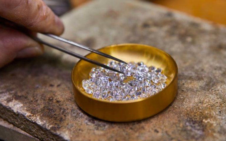 Natural-Gemstones-as-Diamond-Alternatives