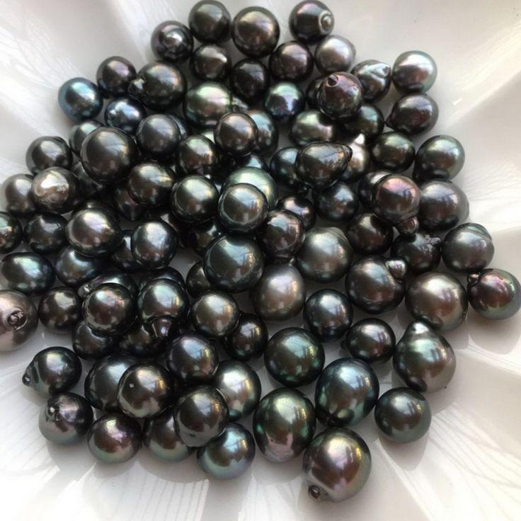 dyed black Akoya pearls used in jewelry