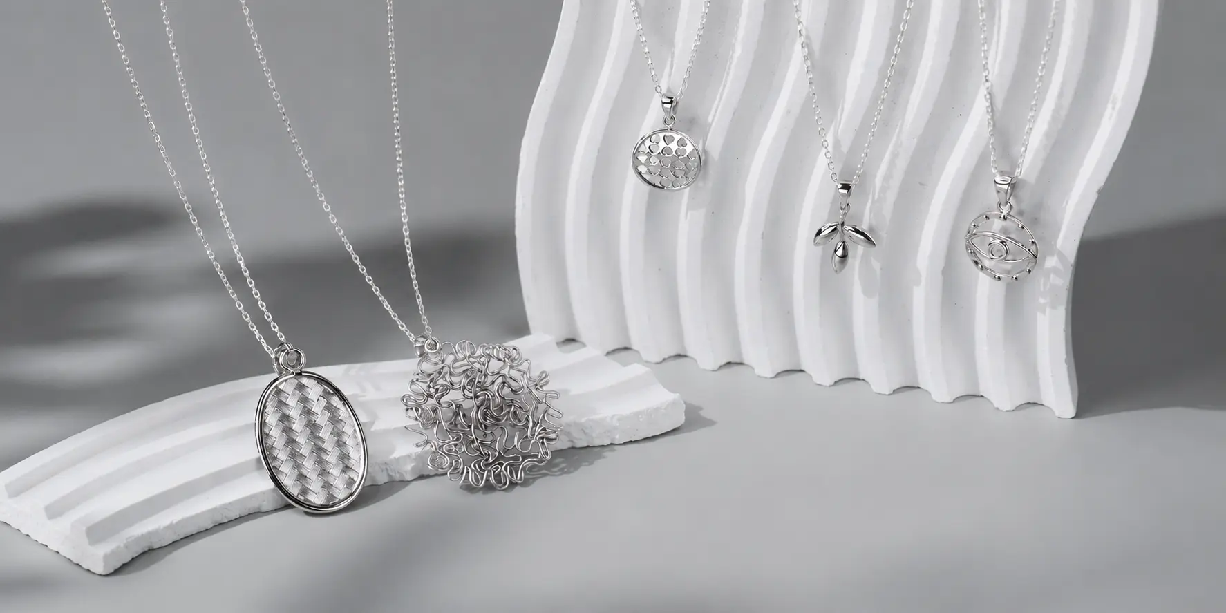 925-sterling-silver-vs-silver-plated-jewelry