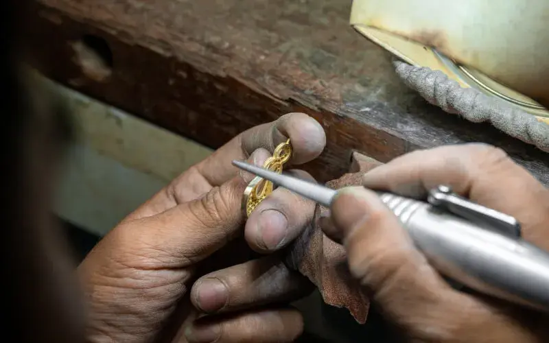 sterling silver jewelry polishing process